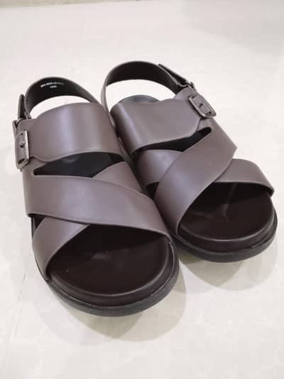 Bata men brown cross strap sandals, stylish buckle chappal, original
