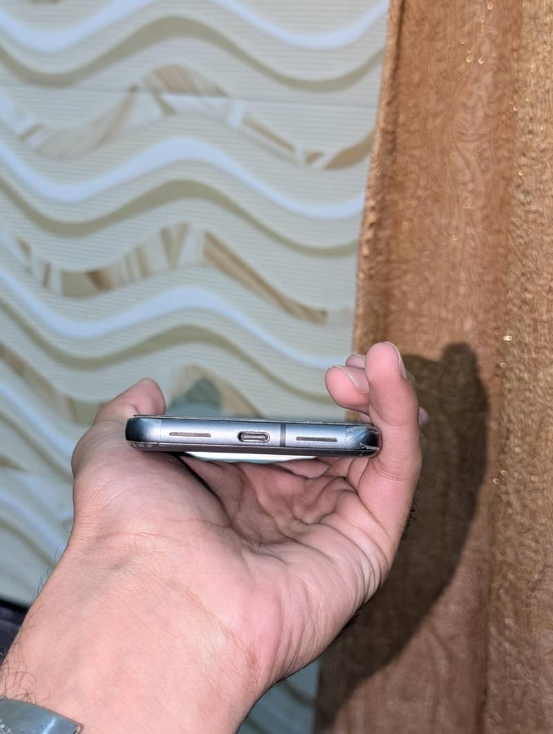 Google Pixel 8 3