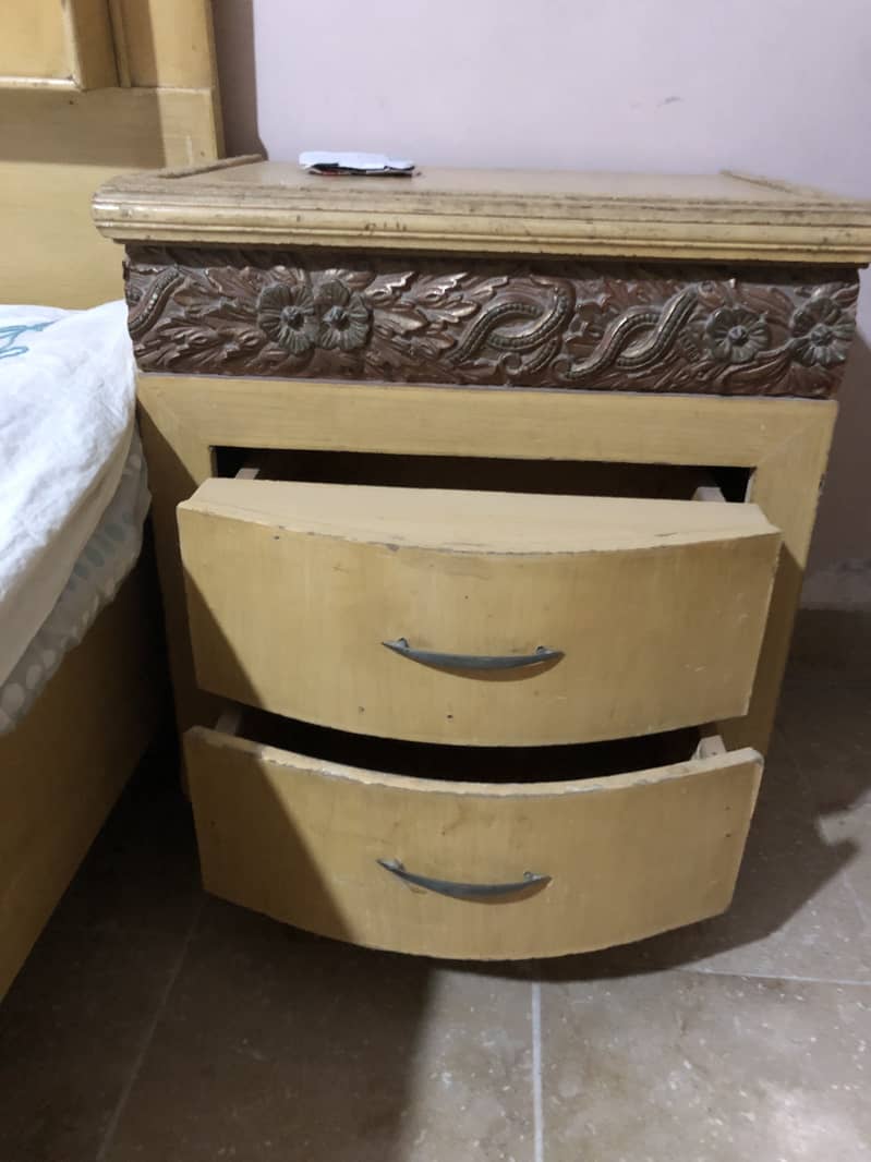Bed with Side Tables and Dressing Table 3