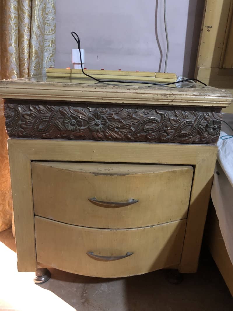 Bed with Side Tables and Dressing Table 4