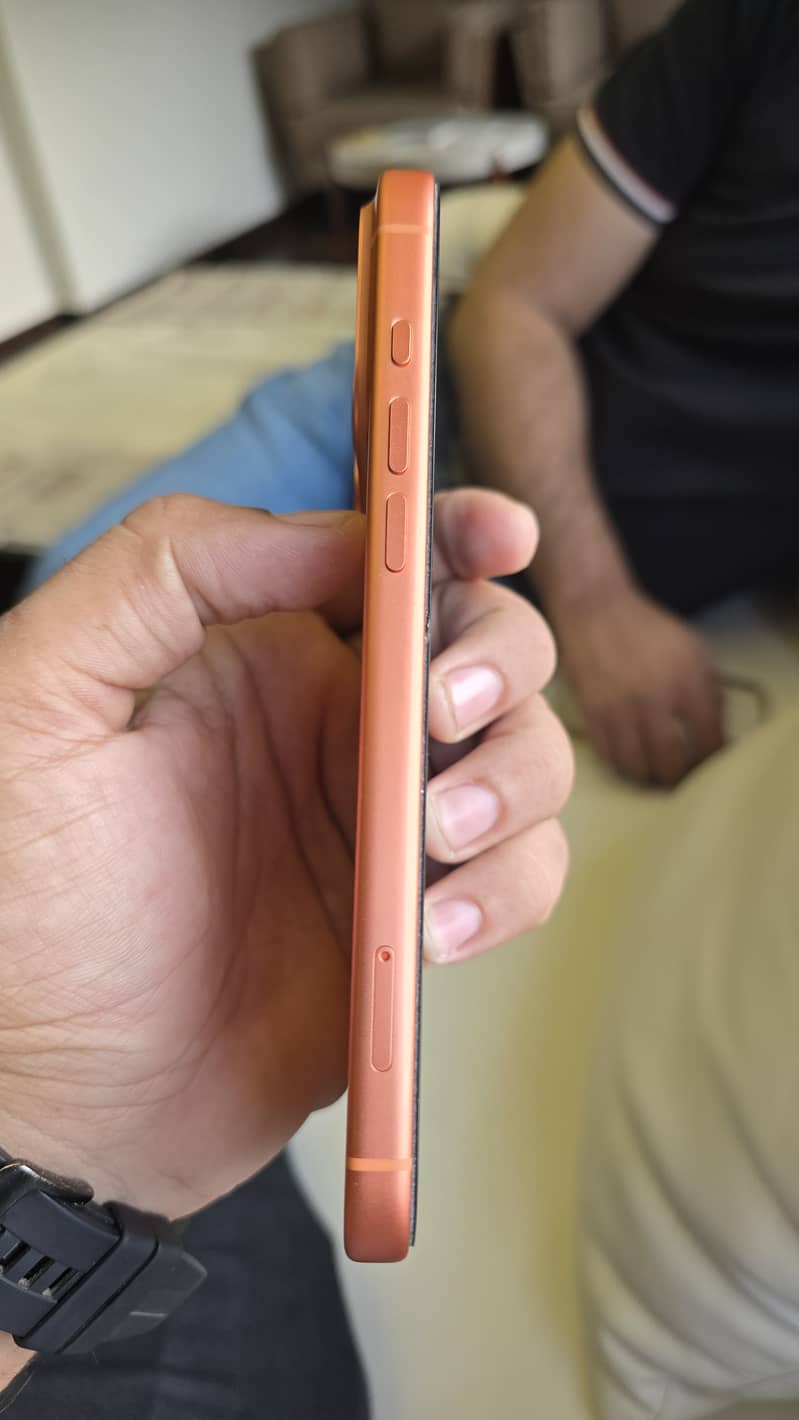 Apple iPhone 17 Pro Max 5