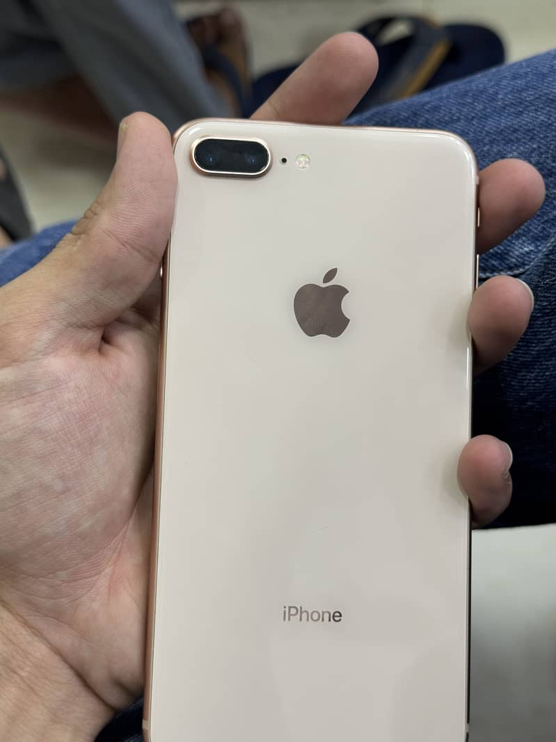 Apple iPhone 8 Plus 2