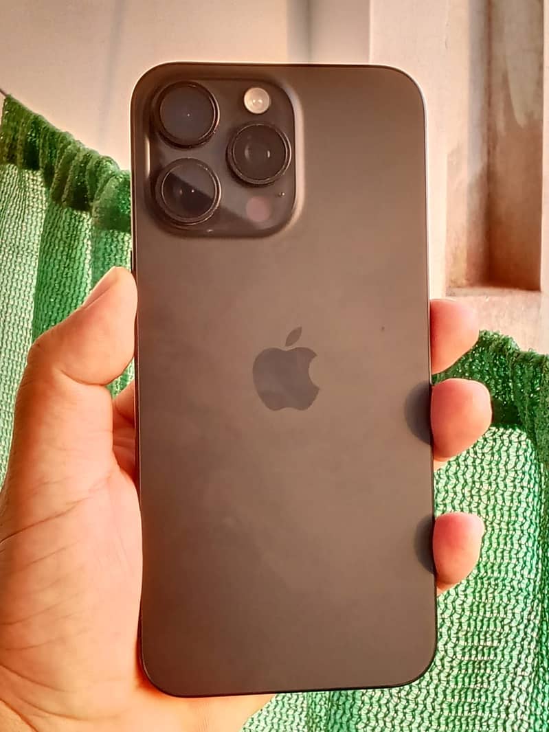Apple iPhone 15 Pro Max 2