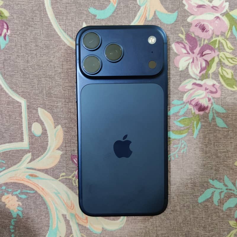 Apple iPhone 17 Pro Max 3