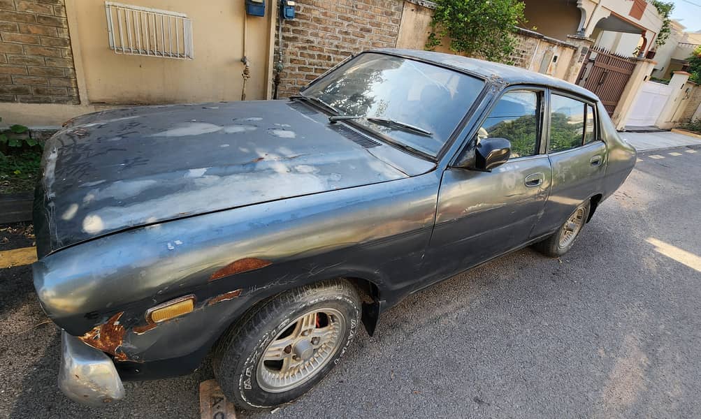 Datsun 1995 model 2