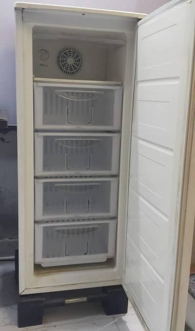 Freezer(upright) for sale