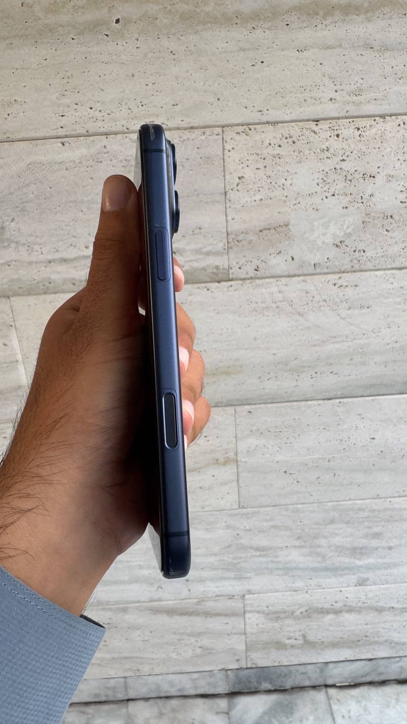 Apple iPhone 17 Pro Max 5