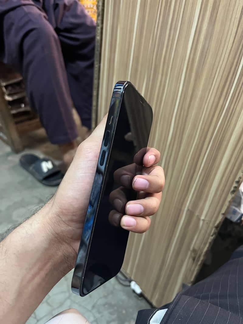 Apple iPhone 12 Pro Max 1