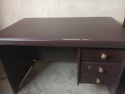 Study table /office table good condition