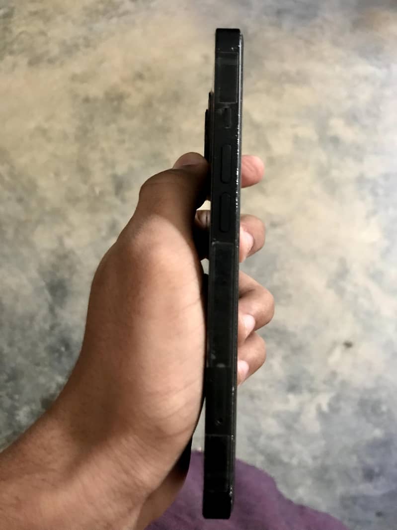 Apple iPhone 13 7