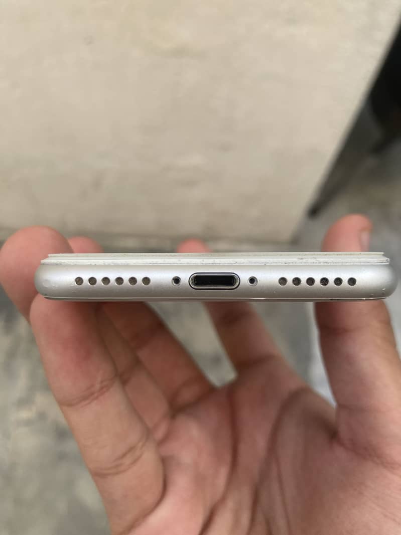 Apple iPhone SE 4