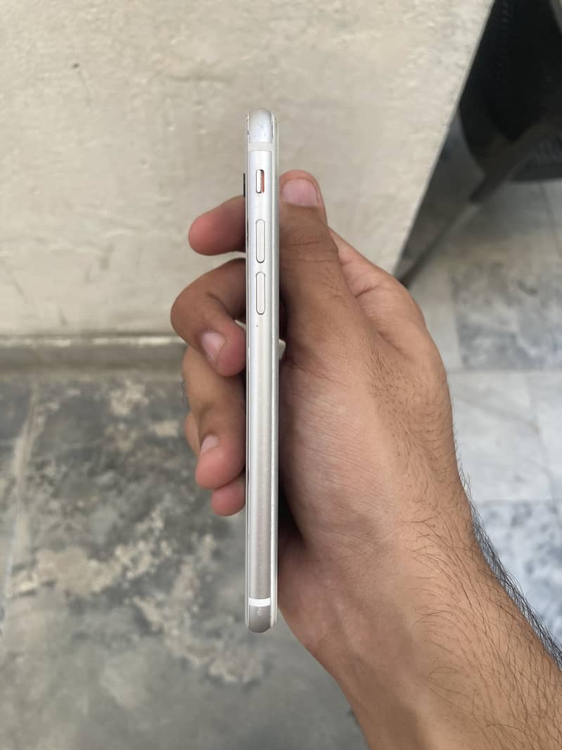 Apple iPhone SE 6
