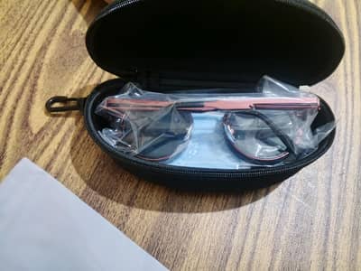 Fashionable adjustable glasses