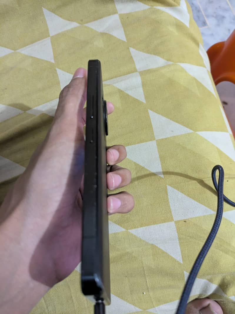 Sharp Aquos R7 4