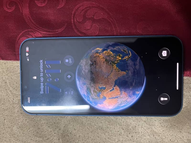 Apple iPhone 13 4