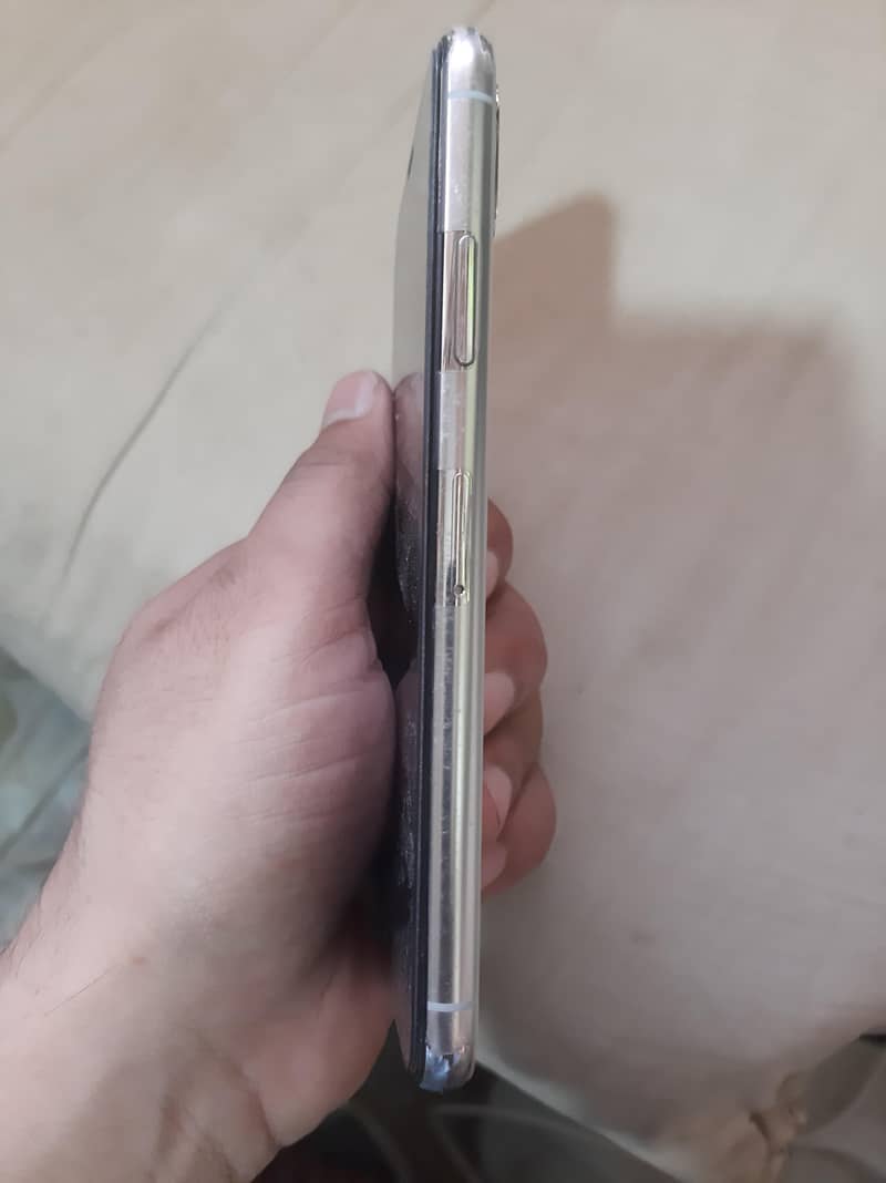 Apple iPhone X 2