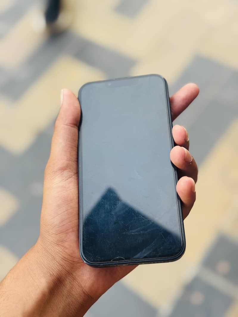 Apple iPhone 13 1