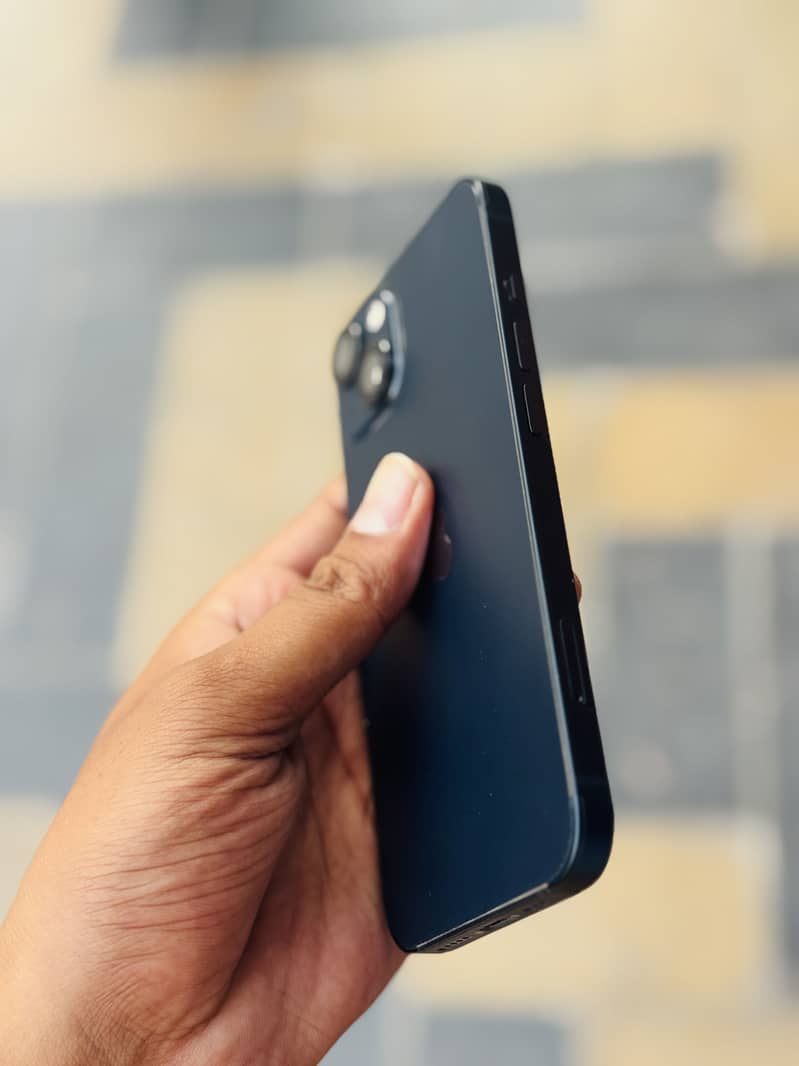 Apple iPhone 13 3