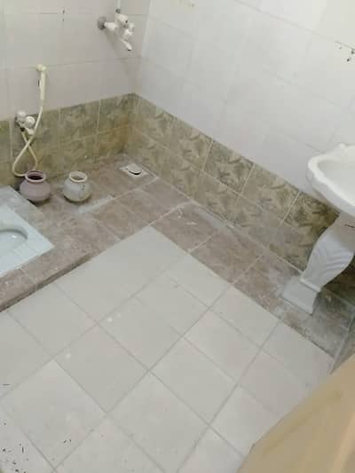 VIP beautiful 10 Marla portion is available for rent in sabzazar Lahore