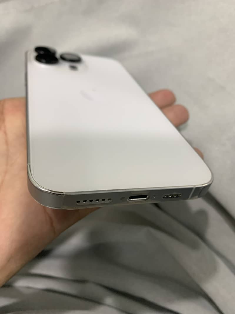 Apple iPhone 14 Pro Max 1