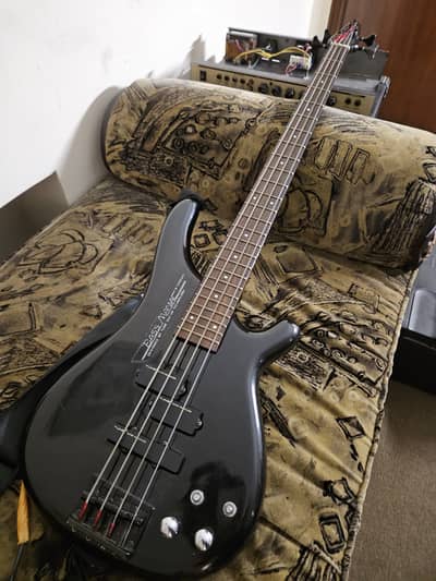 Bass guitar 4 string active tune maniac