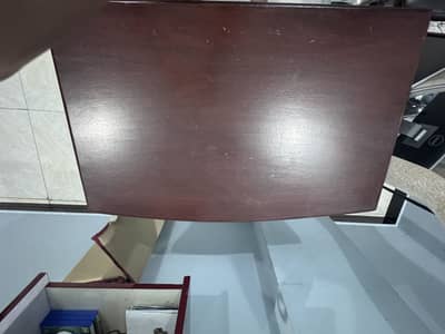 Study/Office table in good condition with no cracks