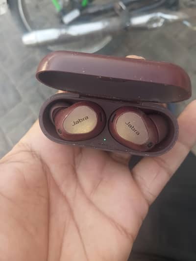jabra elite 10 good working all ok ha serious buyer contact