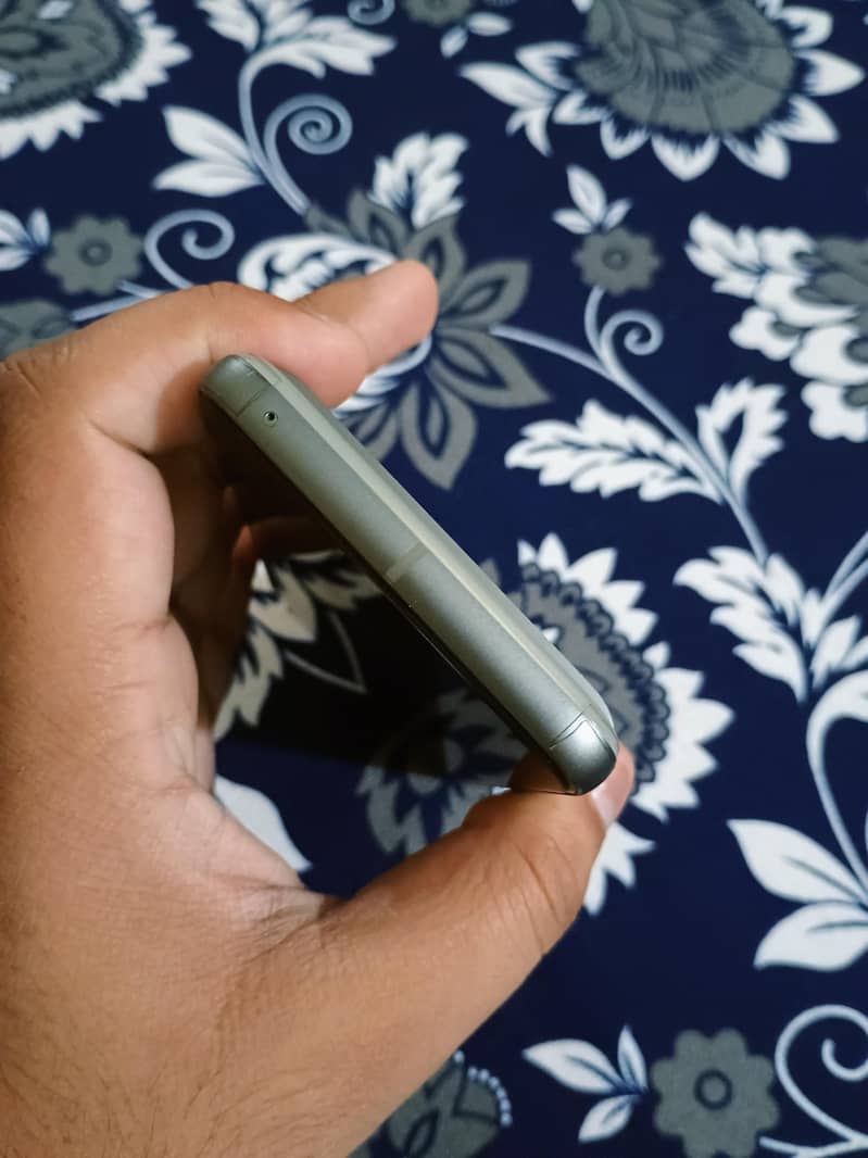 Google Pixel 8 3