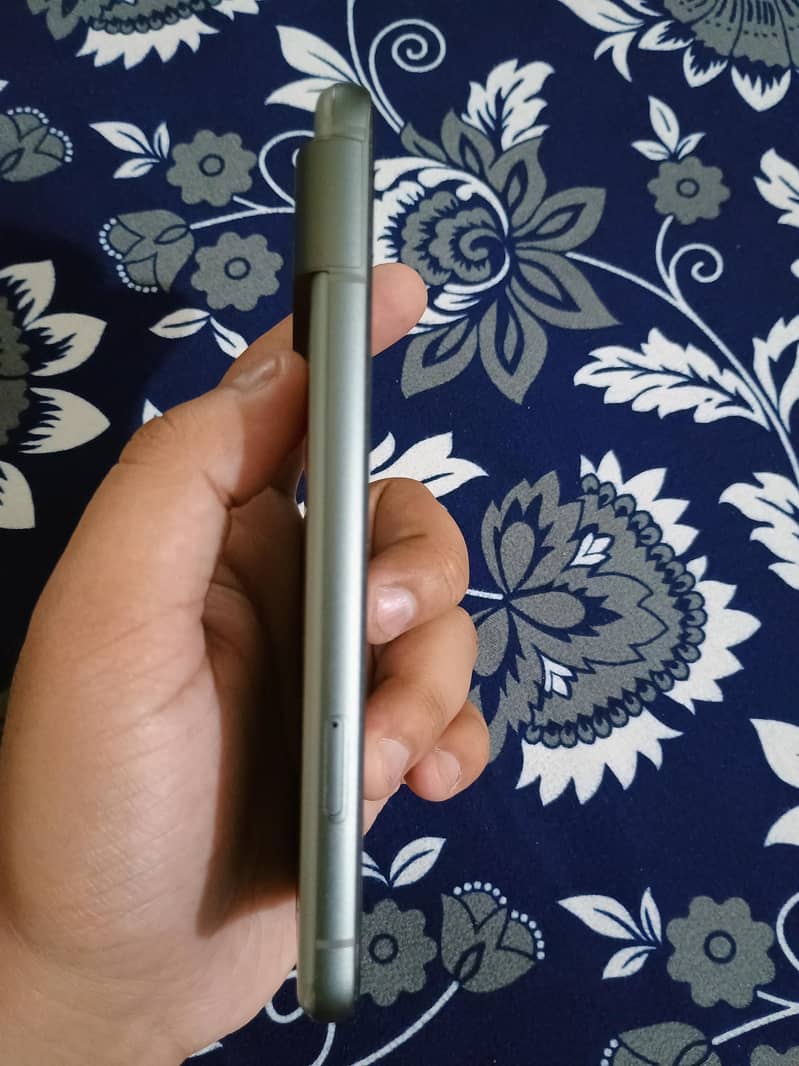 Google Pixel 8 5