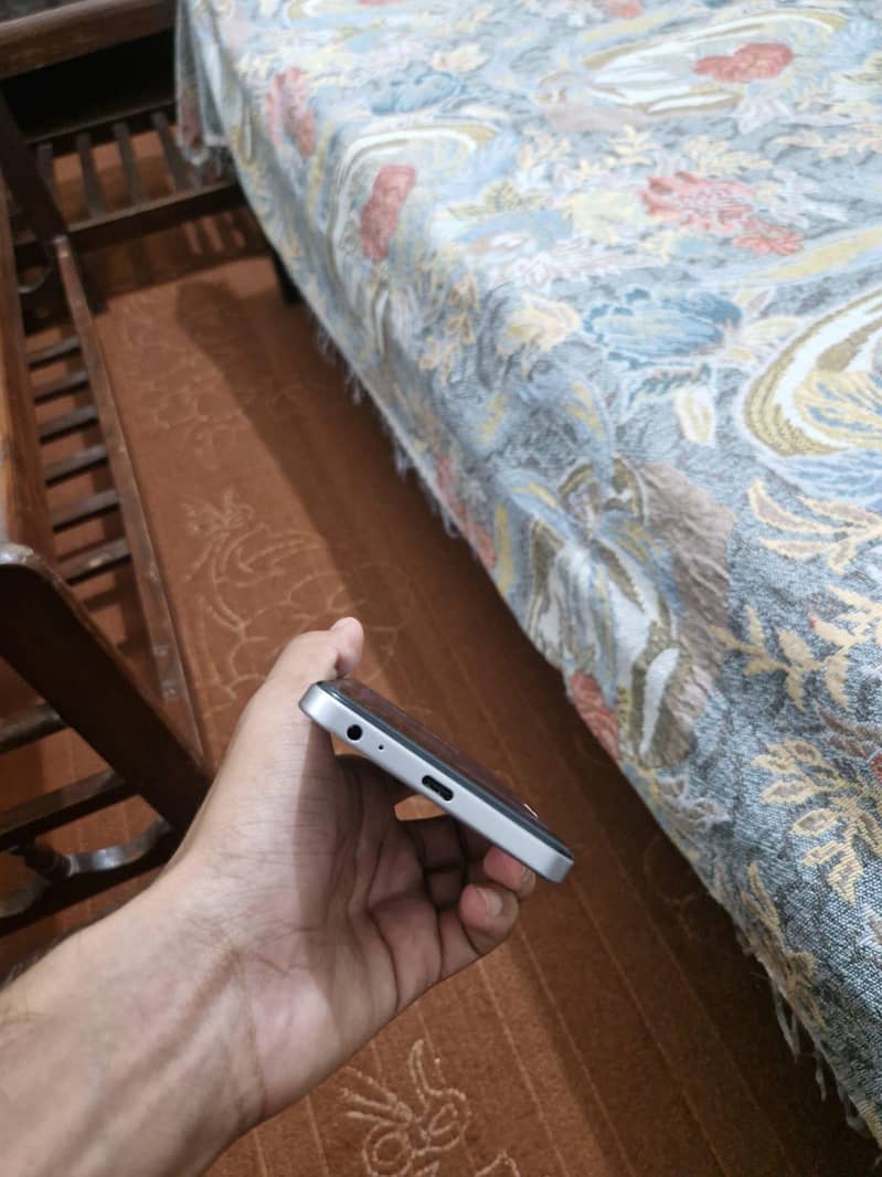 Itel 200+ 1
