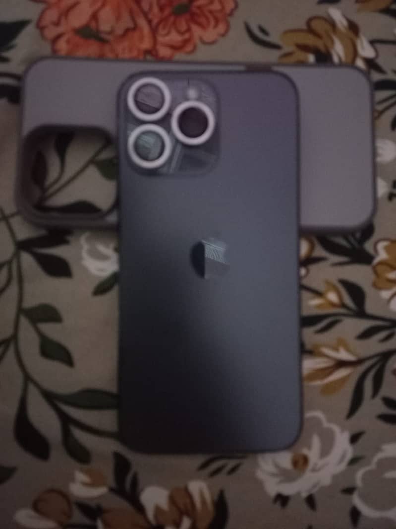 Apple iPhone 14 Pro Max 1