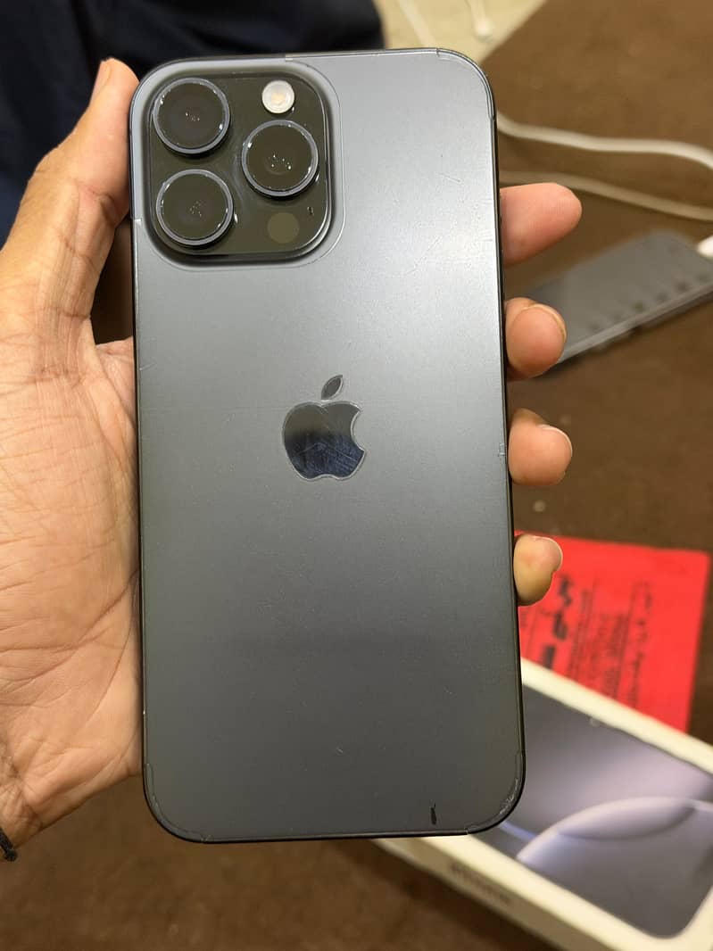 Apple iPhone 16 Pro Max 0