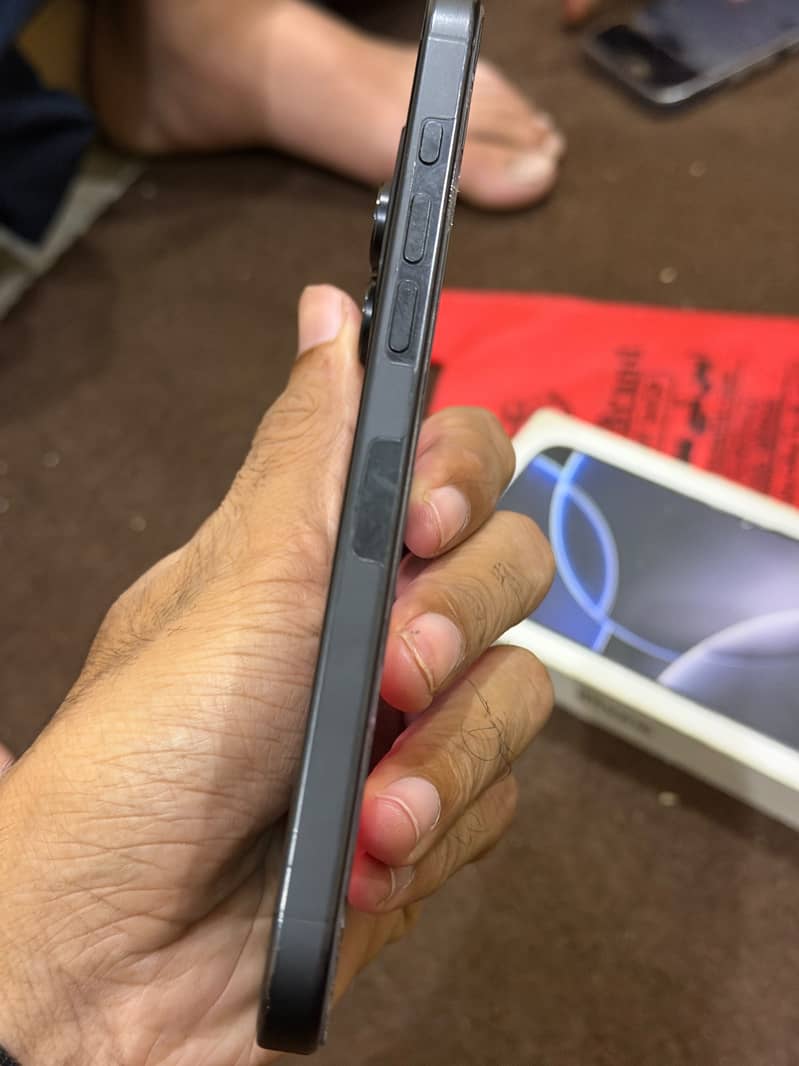 Apple iPhone 16 Pro Max 5