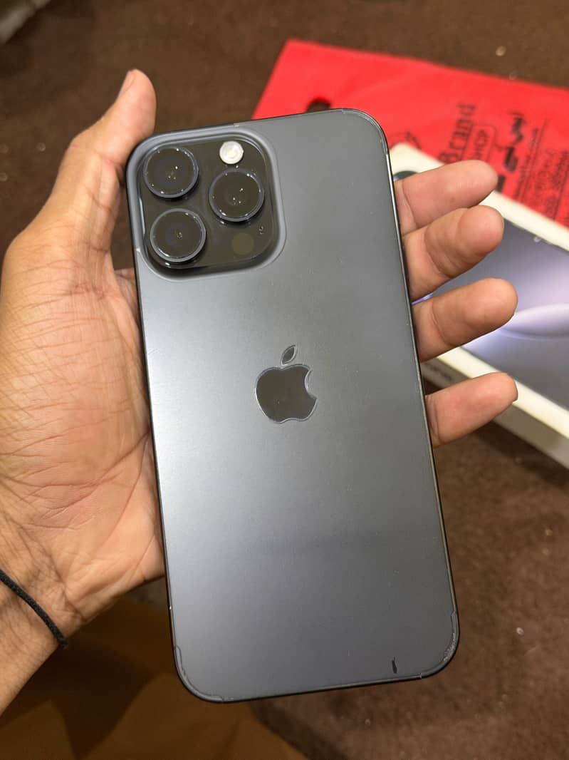 Apple iPhone 16 Pro Max 6