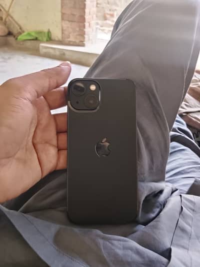 Apple iPhone 13