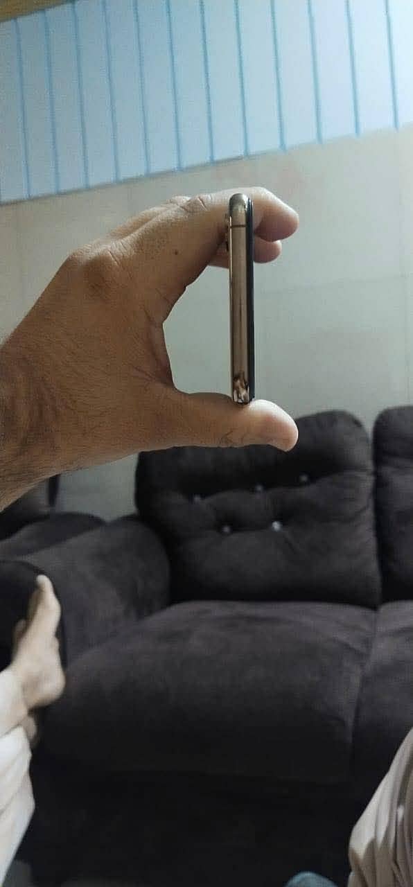 Apple iPhone XS Max 0