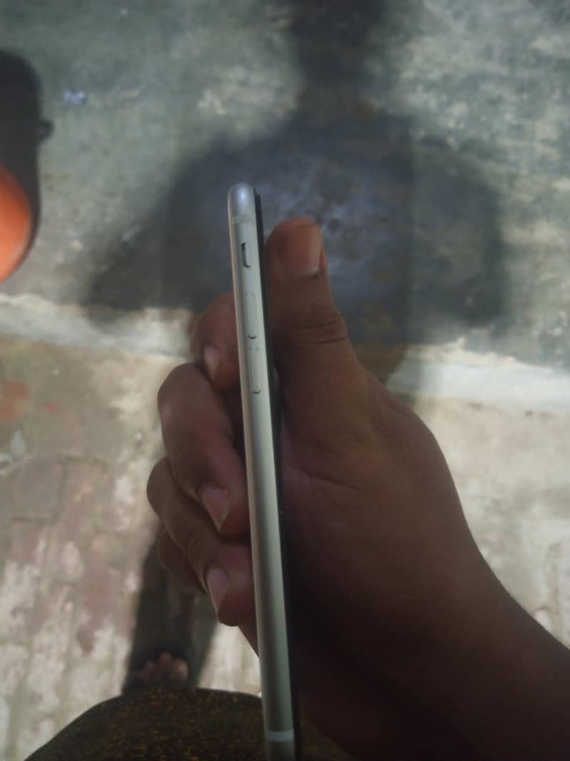 Apple iPhone SE 3