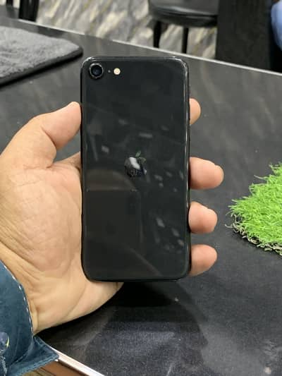 Apple iPhone SE