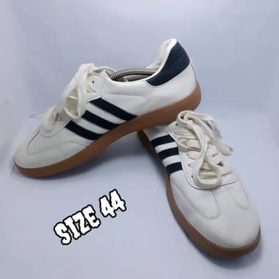 Adidas Samba-style White/Black Size 9.5 Price 4999 03292535901
