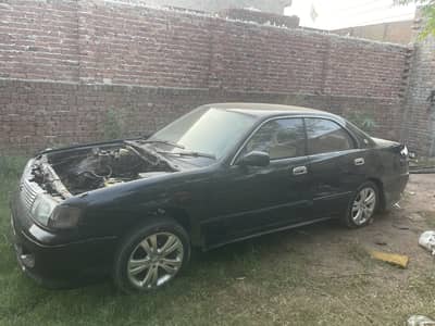 Toyota Crown Royal Saloon(Engine Ceased)
