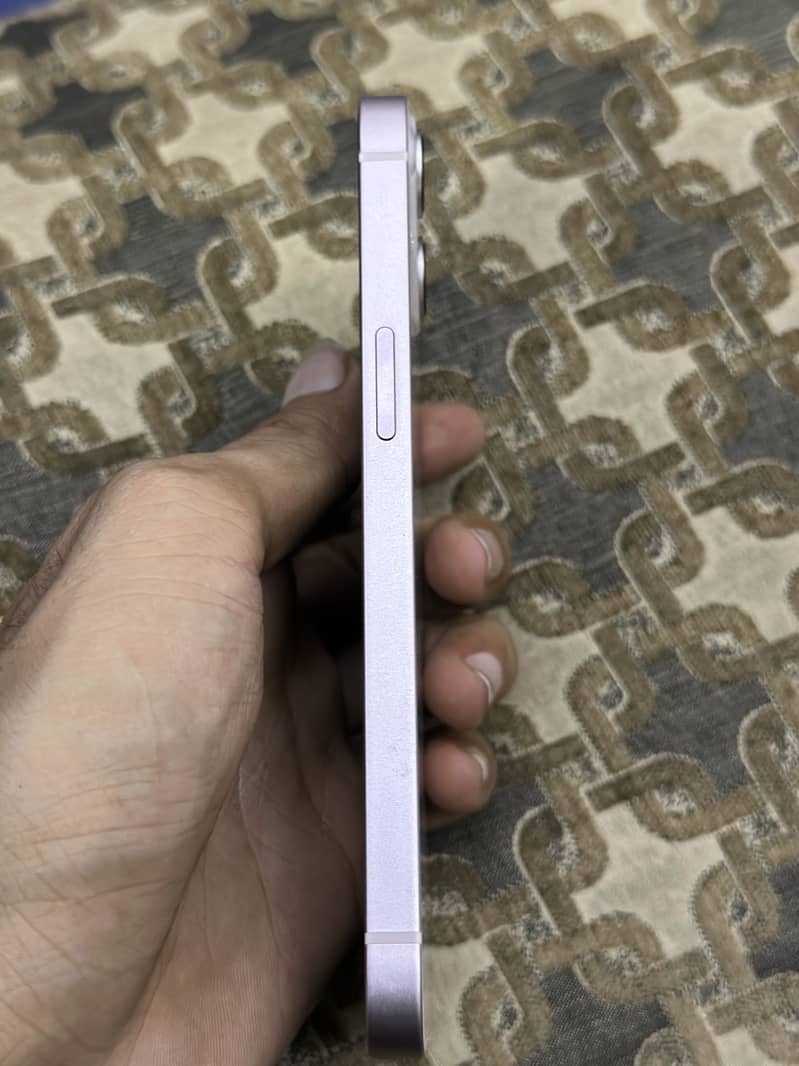 Apple iPhone 13 2
