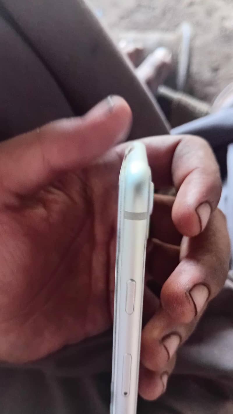 Apple iPhone 8 0