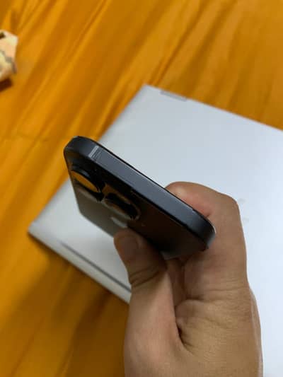 Apple iPhone 16 Pro