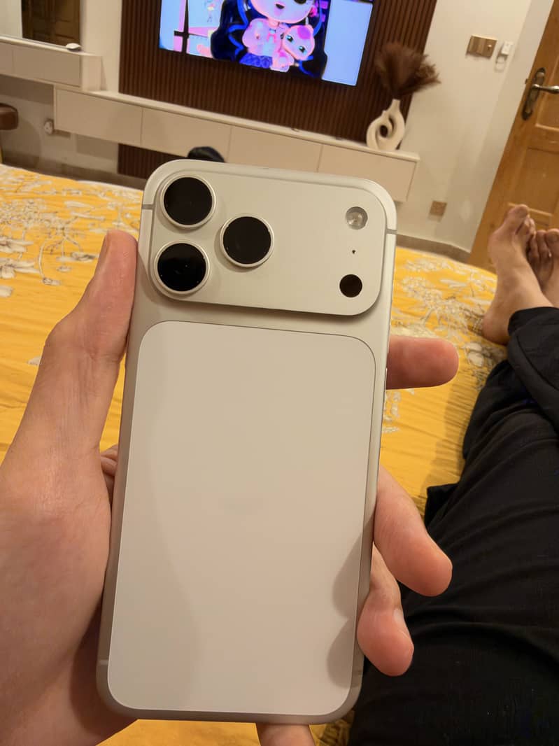 Apple iPhone 17 Pro Max 0