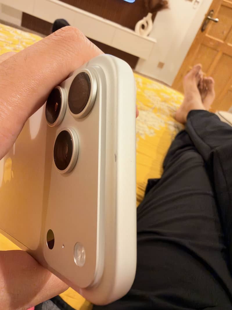 Apple iPhone 17 Pro Max 4
