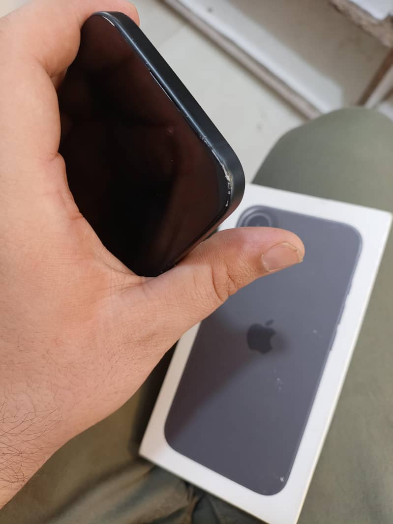Apple iPhone 16 5