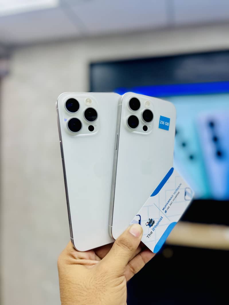 Apple iPhone 15 Pro Max 2