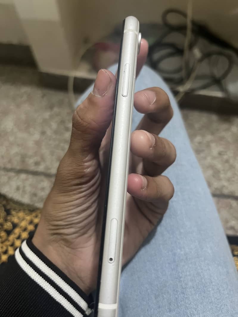 Apple iPhone XR 3