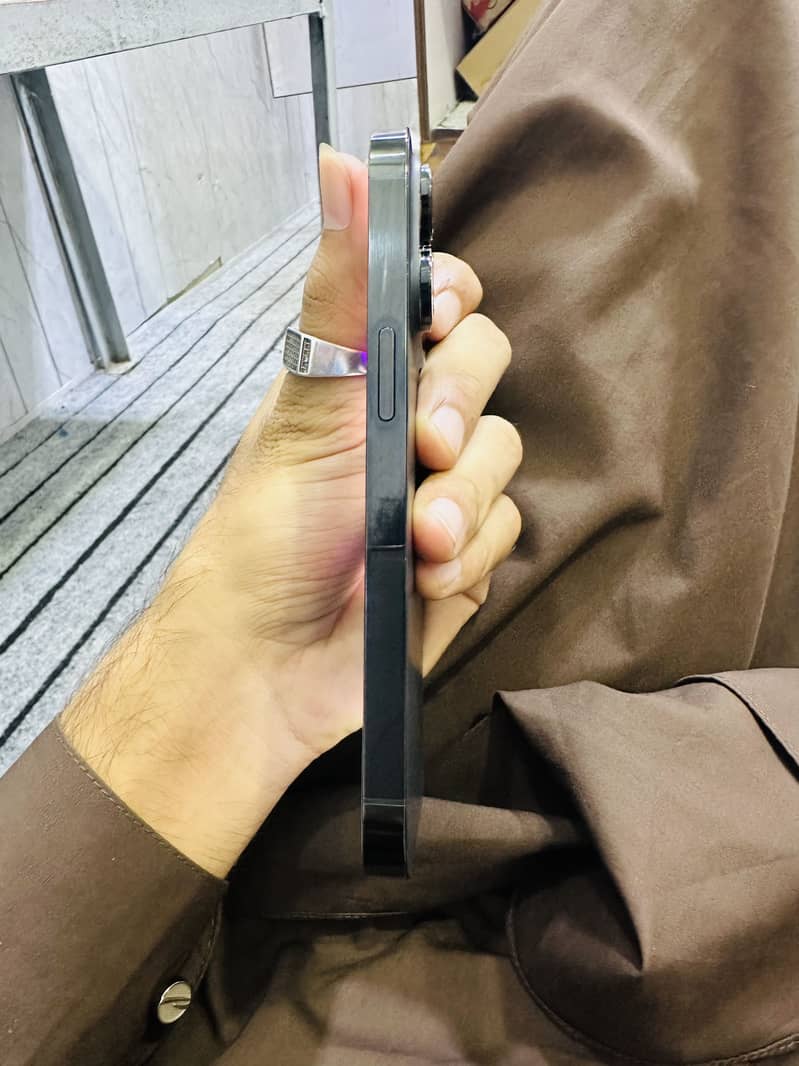 Apple iPhone 14 Pro 3