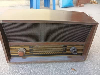 Vintage Antique Wooden Radio for Sale – Classic Collector Item
